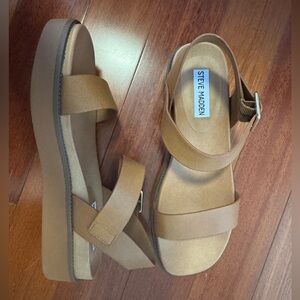 Steve Madden Rileey Tan Sandals with Ankle Strap - Size 7.5